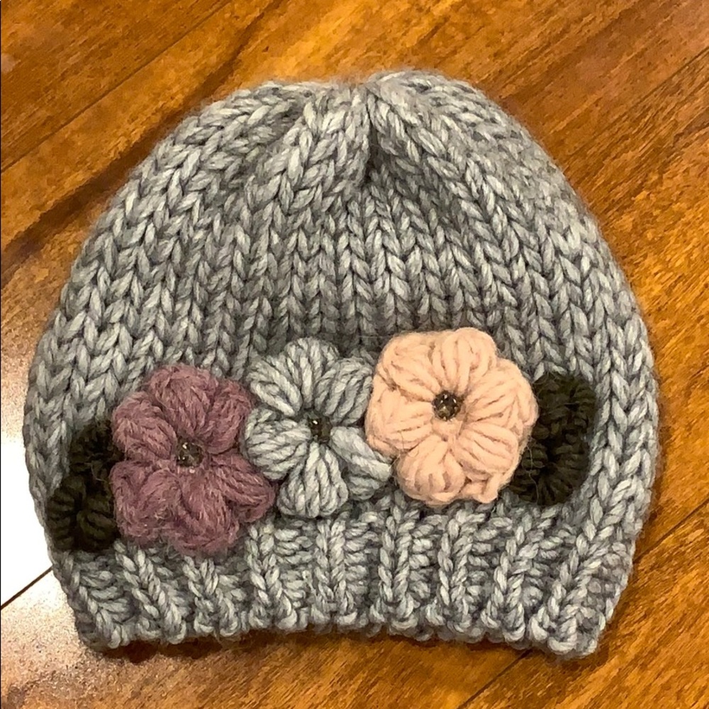 Chunky Knit Beanie with Flower Detail NWOT